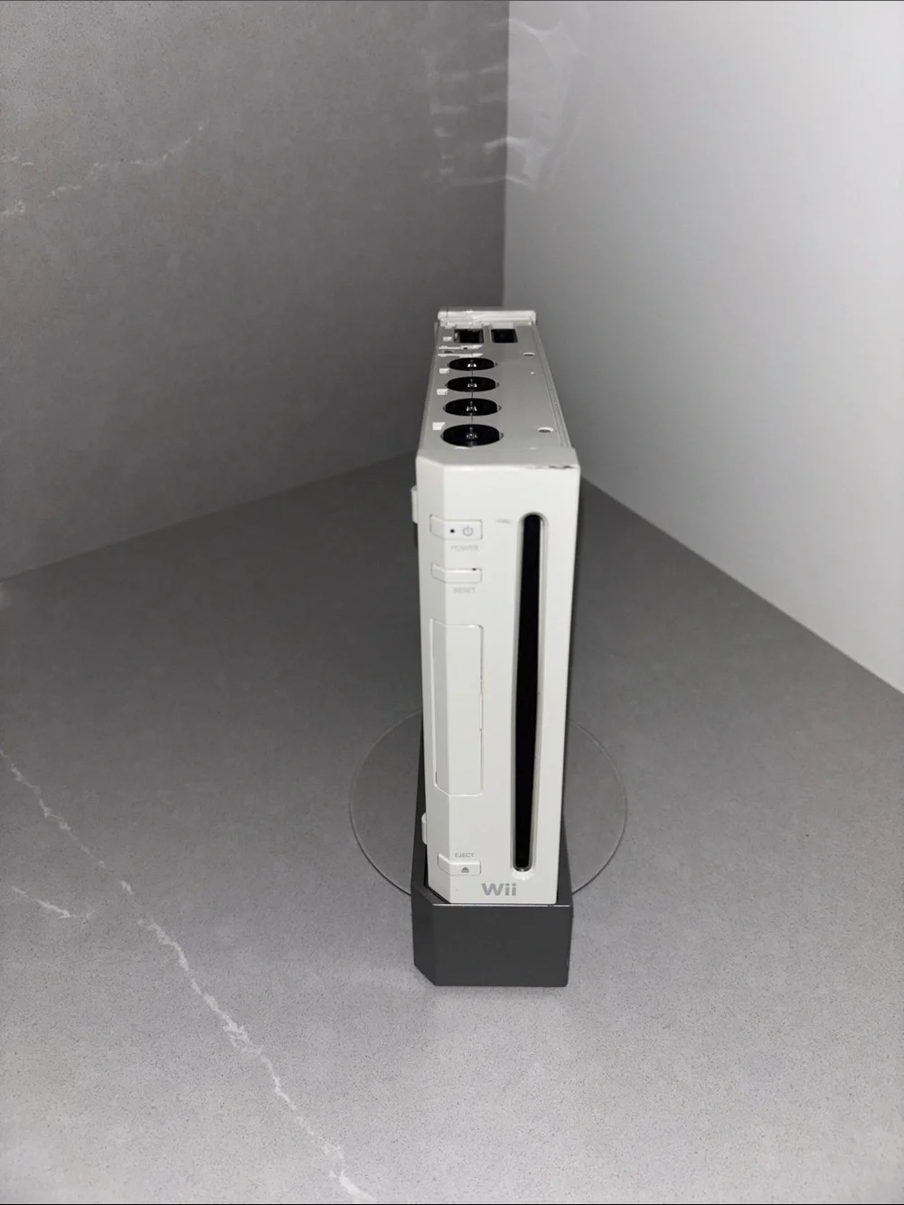 Nintendo Wii Console Gaming System RVL-001 White USED W/ Stand